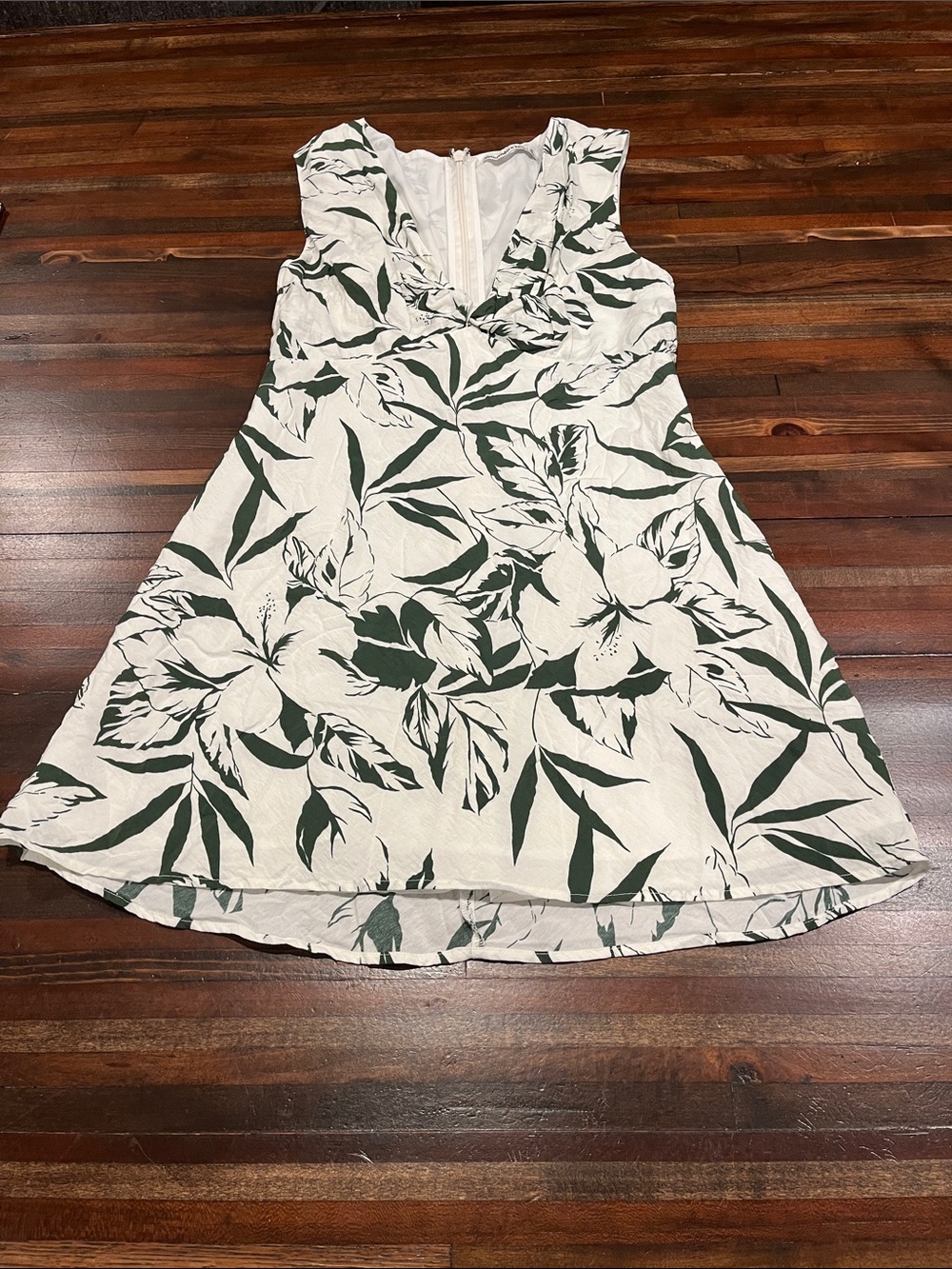 Abercrombie & Fitch White Mini Dress with Dark Green Floral Print medium